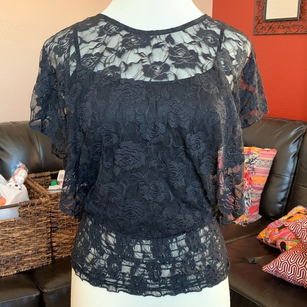New Mode USA lace top